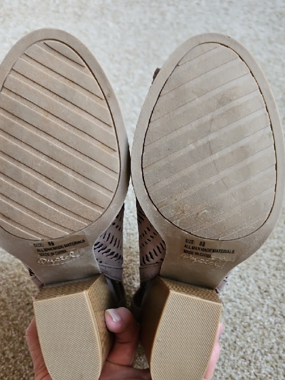 Cupid Size 8.5 Taupe Perforated Peep-Toe Block Heel Sandals - Picture 10 of 12